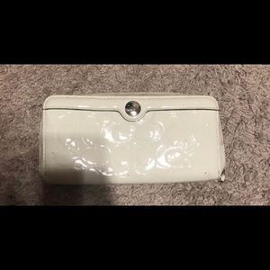 White coach wallet